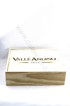 Picture of 3 bottles wooden box